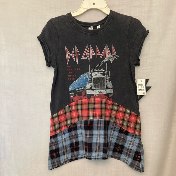 Junk Food Clothing Tops - 🍒 Rock Junkfood Womens DEF LEPPARD Shirt Top